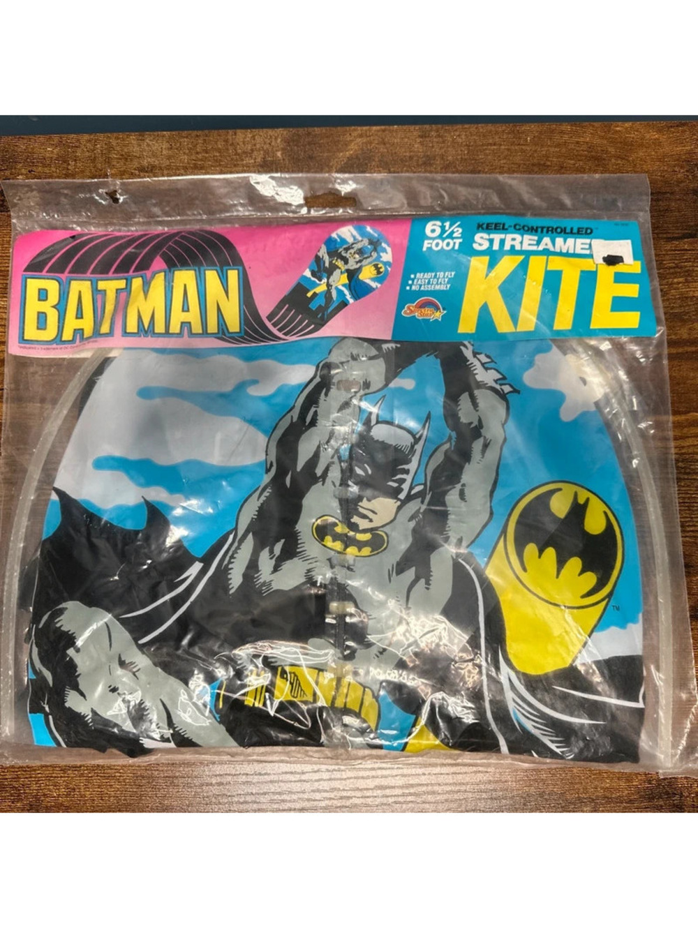 NEW Vintage Batman 6.5 Ft Reel-Controlled Kite Sealed Original Package DC Comics